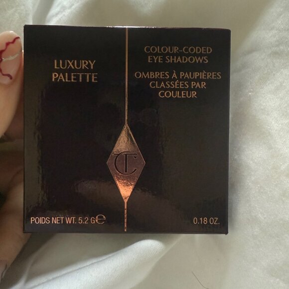 NWB: Charlotte Tilbury  Luxury Eyeshadow Palette in The Golden Goddess - Picture 10 of 11